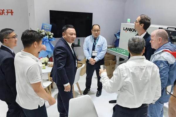 展会快讯丨博世力士乐高层代表团莅临联升精密展台指导交流